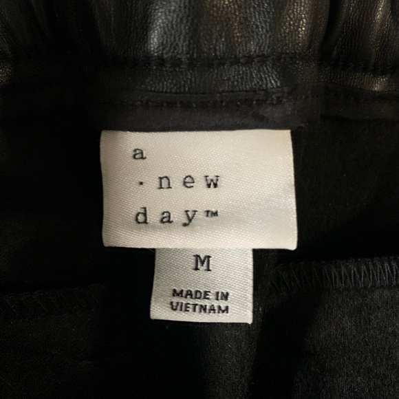 A New Day (p)leather cropped pant - Picture 4 of 4